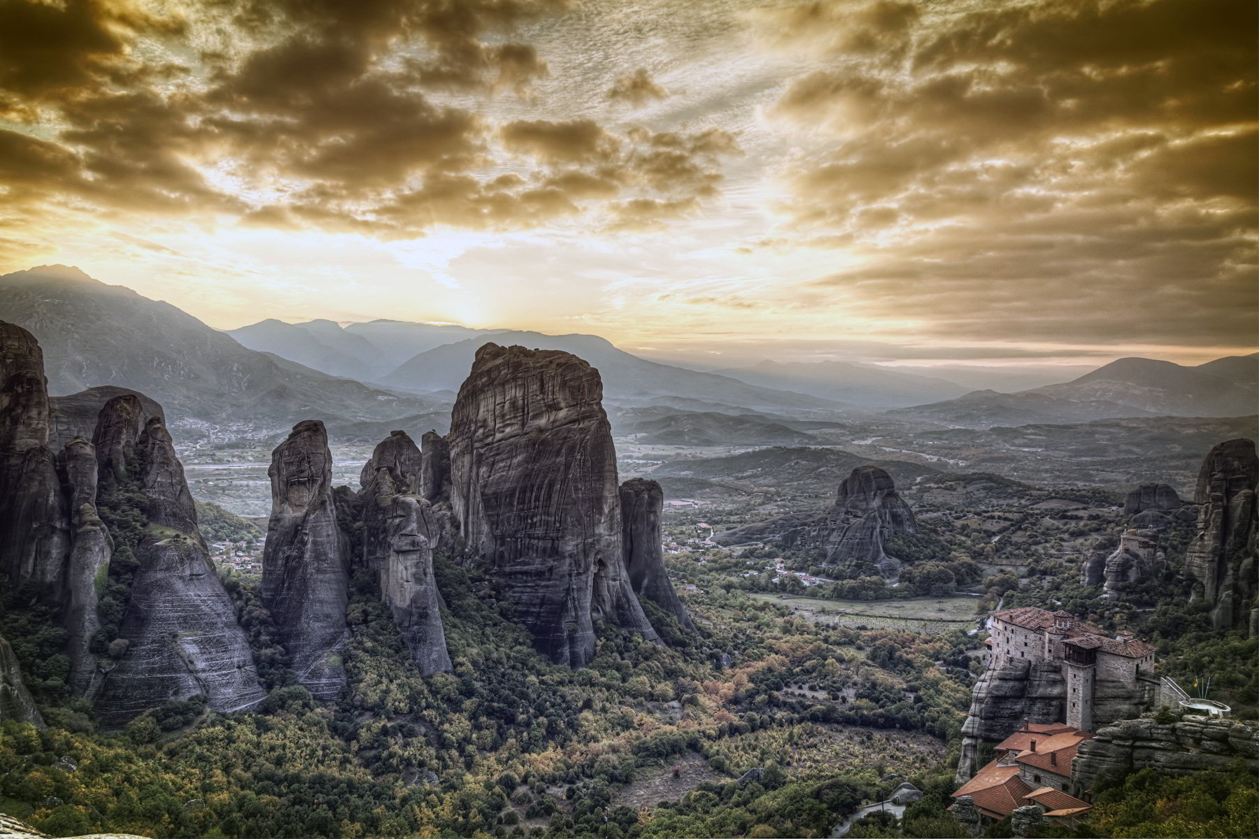 sky-and-the-rocks-of-meteora.jpg