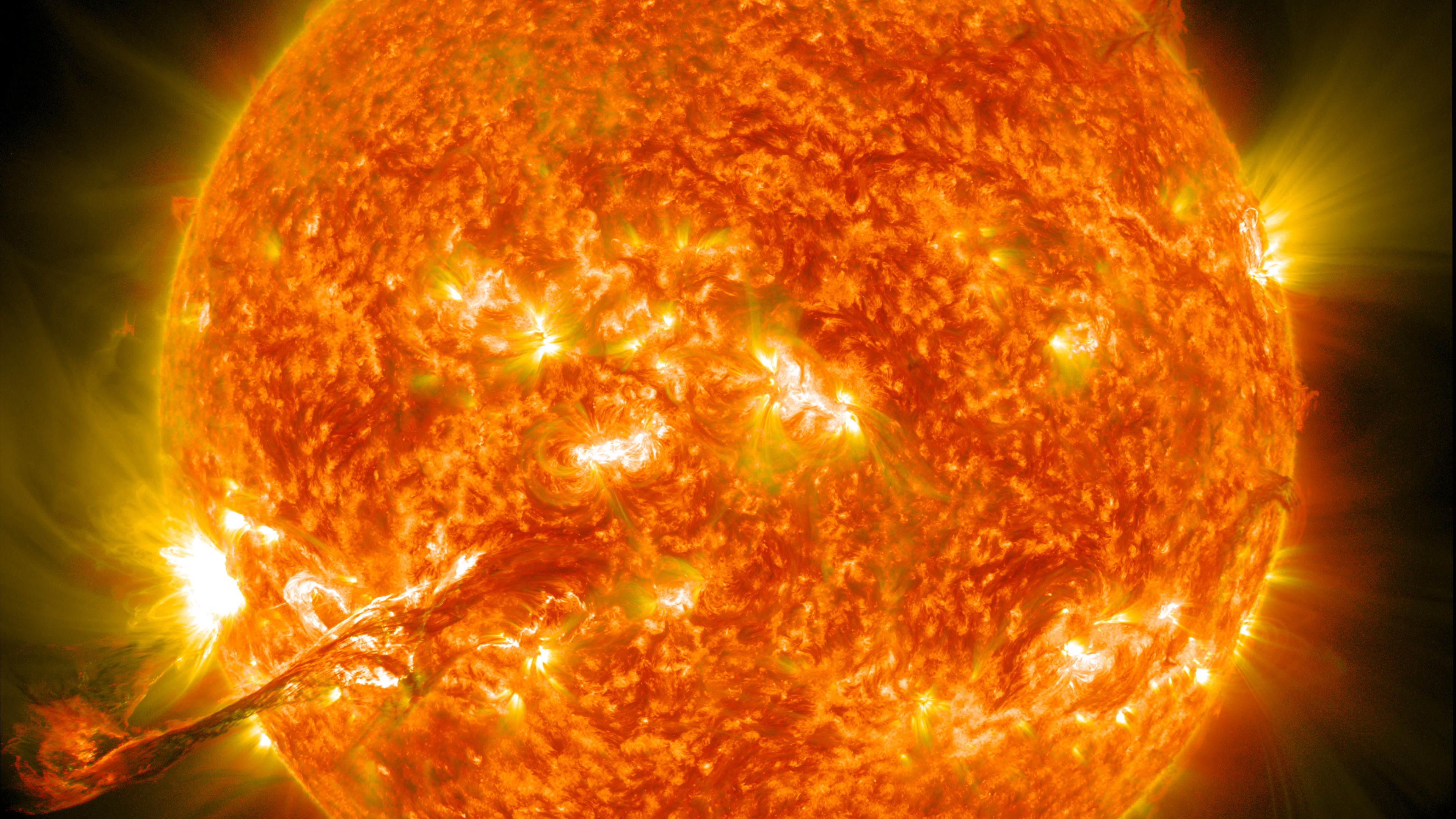 Spectacular-sun-nasa-wallpapers.jpg