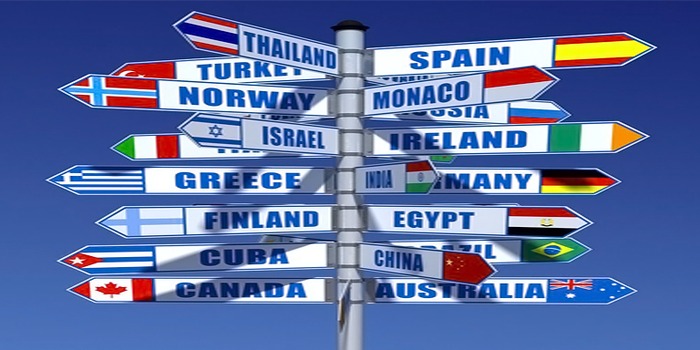 Living_Abroad-700x350.jpg