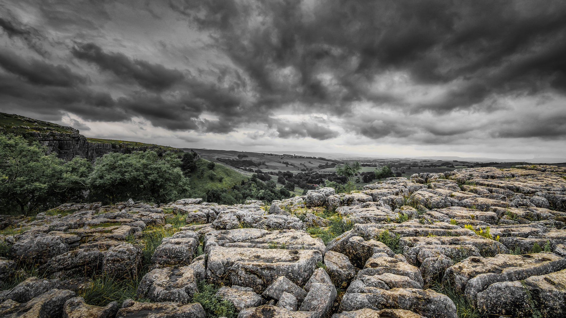 malham-cove-3080521_1920.jpg