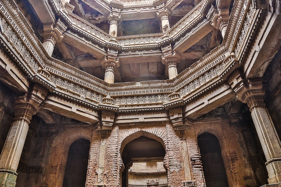 adalaj-step-well-1514747_960_720.jpg