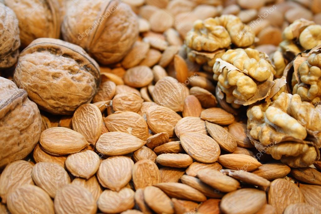 depositphotos_1480991-stock-photo-wallnuts-and-almonds.jpg