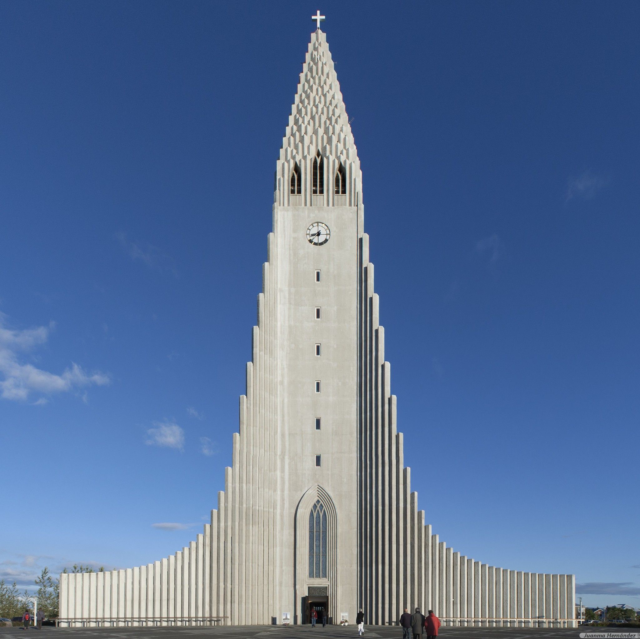 1447846420_hallgrimskirkja.jpg