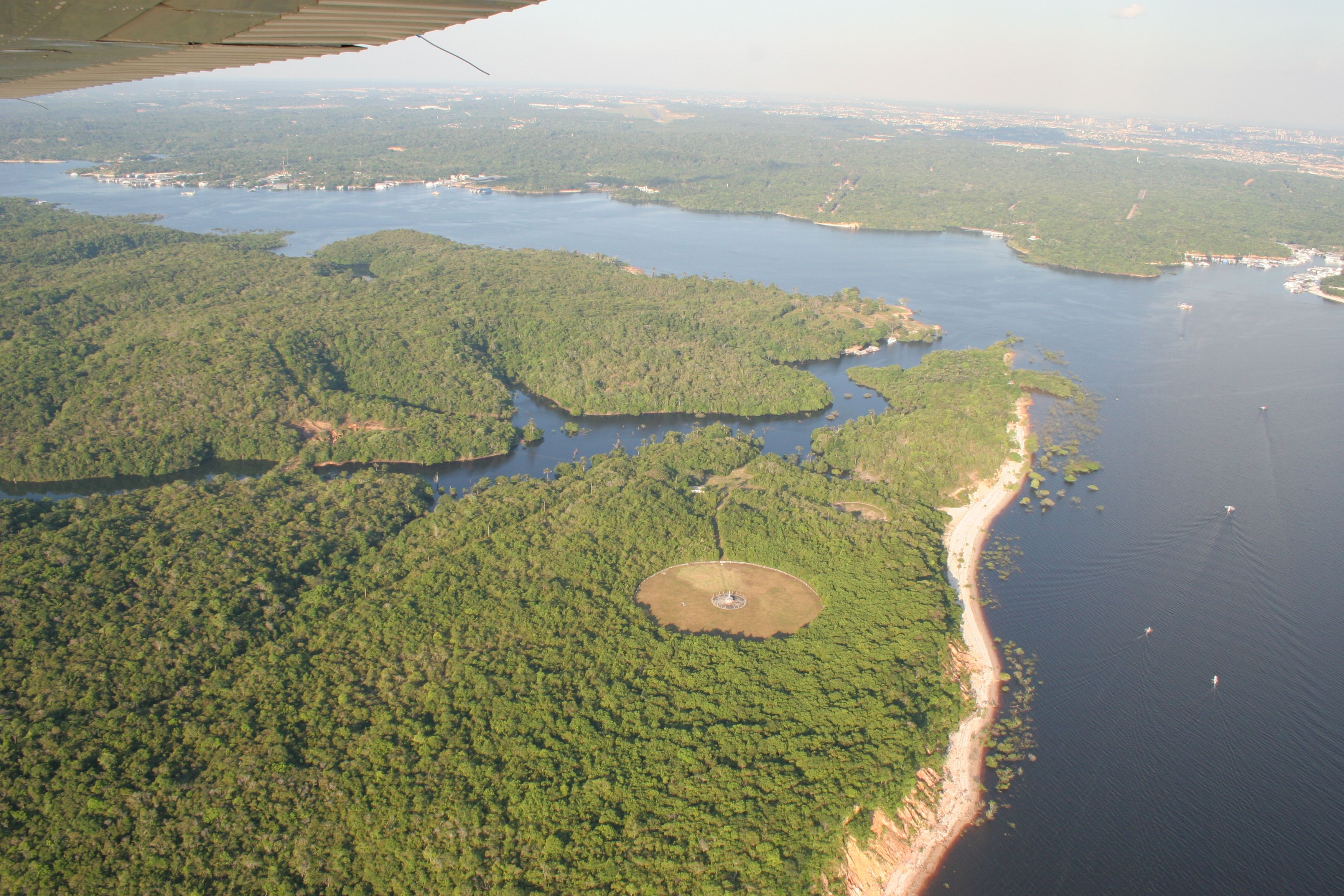 Rio_Negro_Amazon_River,_and_others_62_Tributaries_of_the_Amazon_River__-_panoramio.jpg
