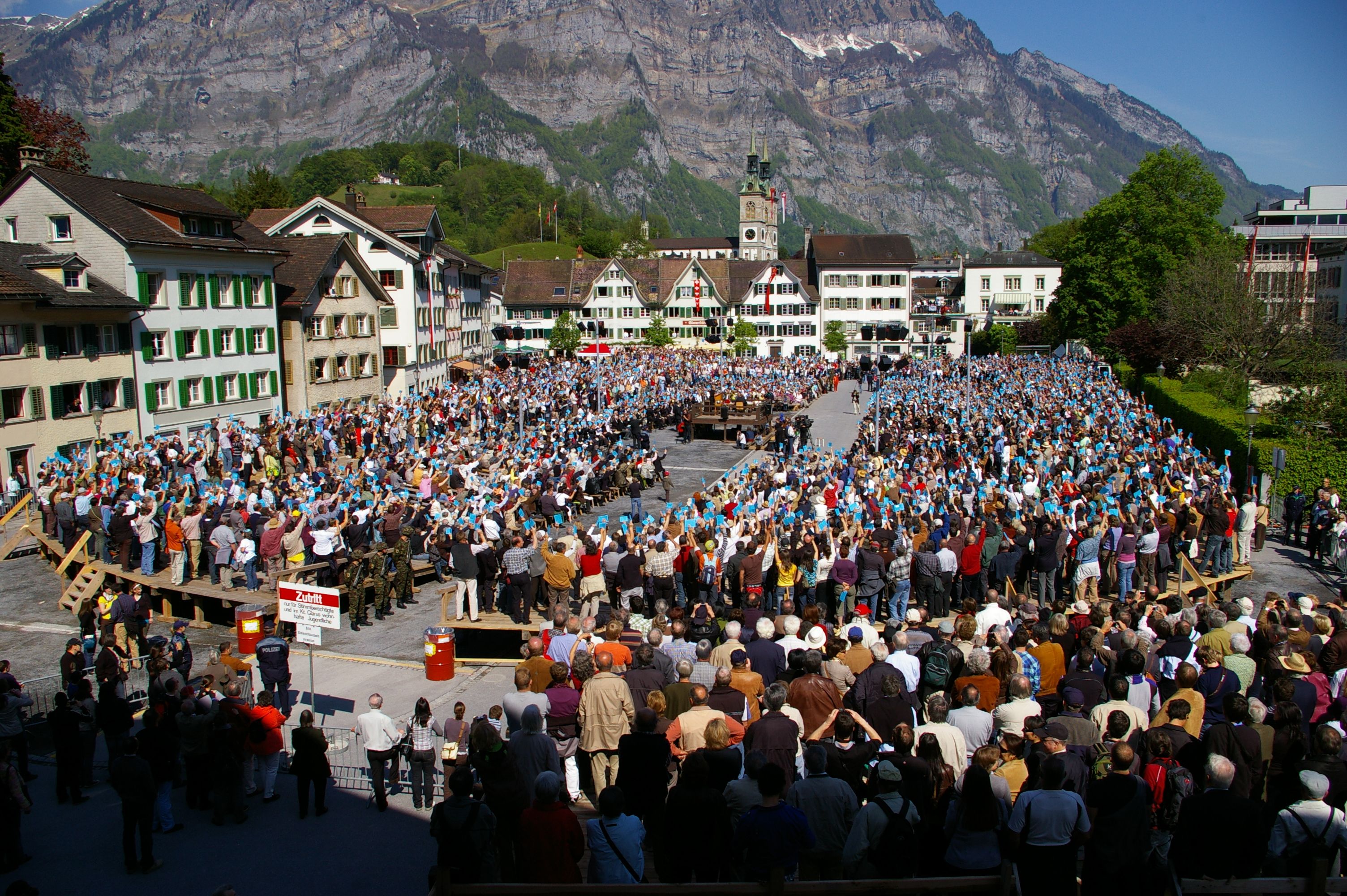 Landsgemeinde_Glarus_2009.jpg