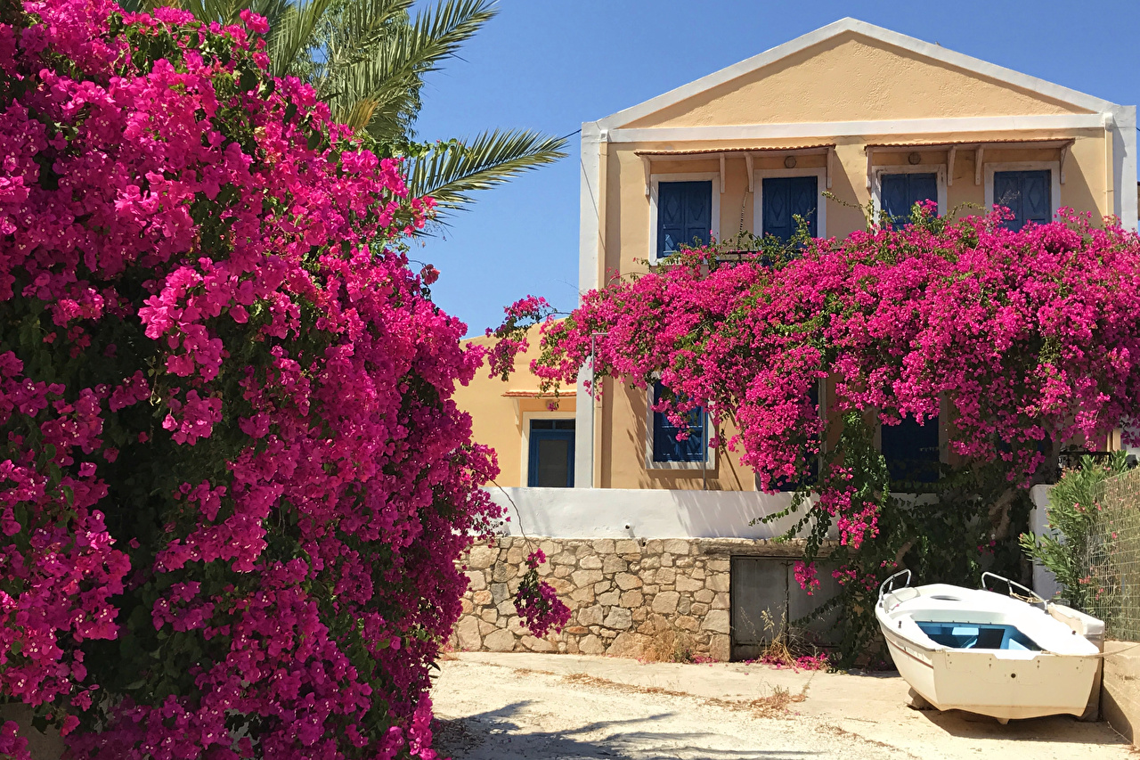 Greece_Houses_Bougainvillea_Boats_Kastelorizo_527978_1280x853.jpg