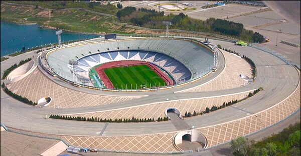 Azadi_Stadium._Tehran,_Iran.jpg