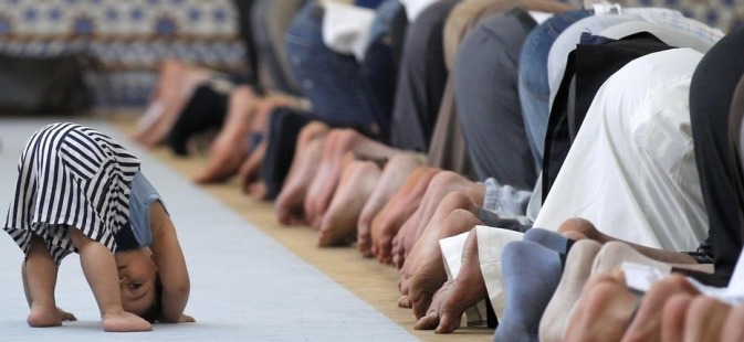 Photo.of_.child_.imitating.prayers.in_.a.mosque.chosen.best_.picture.of_.the_.week_.jpg