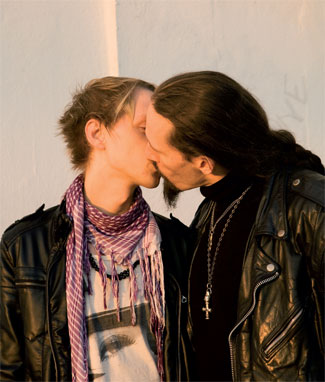 gaahl-kissing-friend.jpg