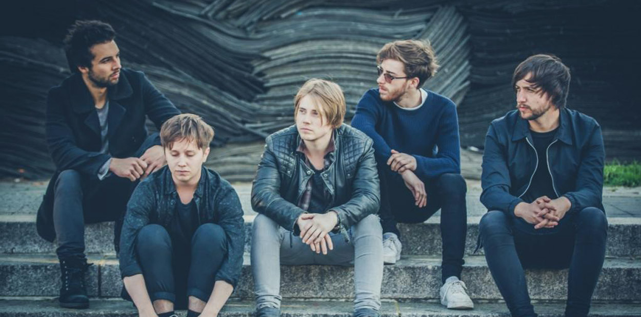 Nothing but thieves overcome