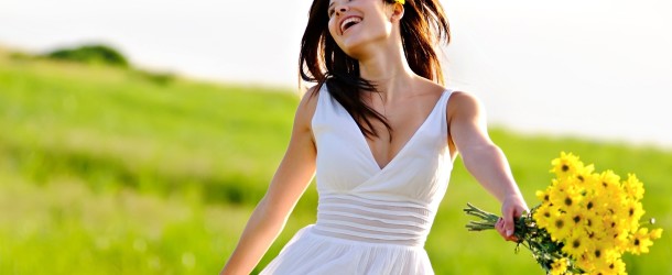 8813468-happy-girl-wallpaper-610x250.jpg