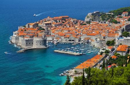 18762261-dubrovnik-mar-adri-tico-en-croacia.jpg