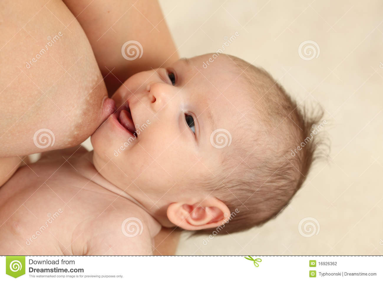 breastfeeding-16926362.jpg