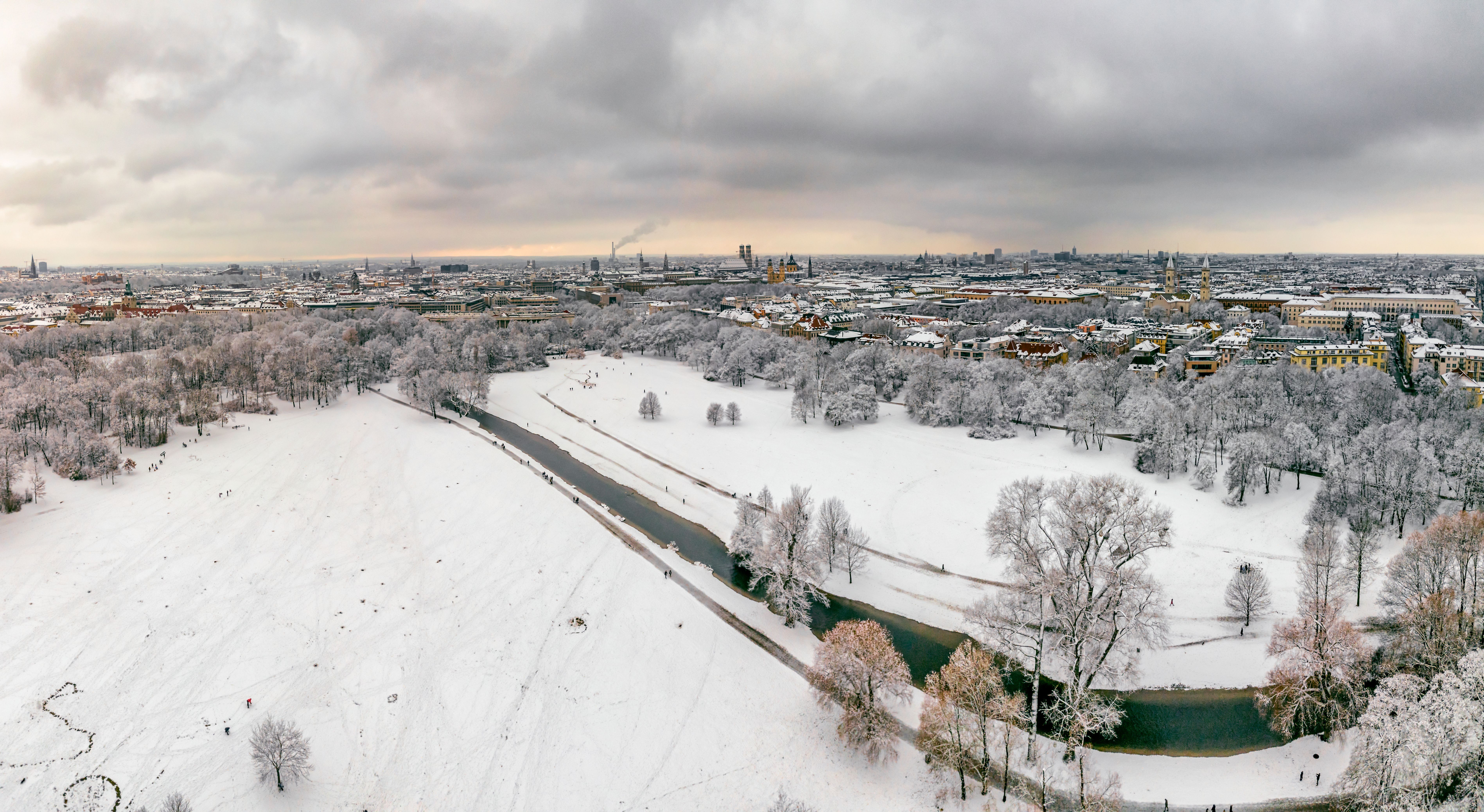 180218 Englischer Garten im Schnee mit Blick auf die Frauenkirche_.jpg