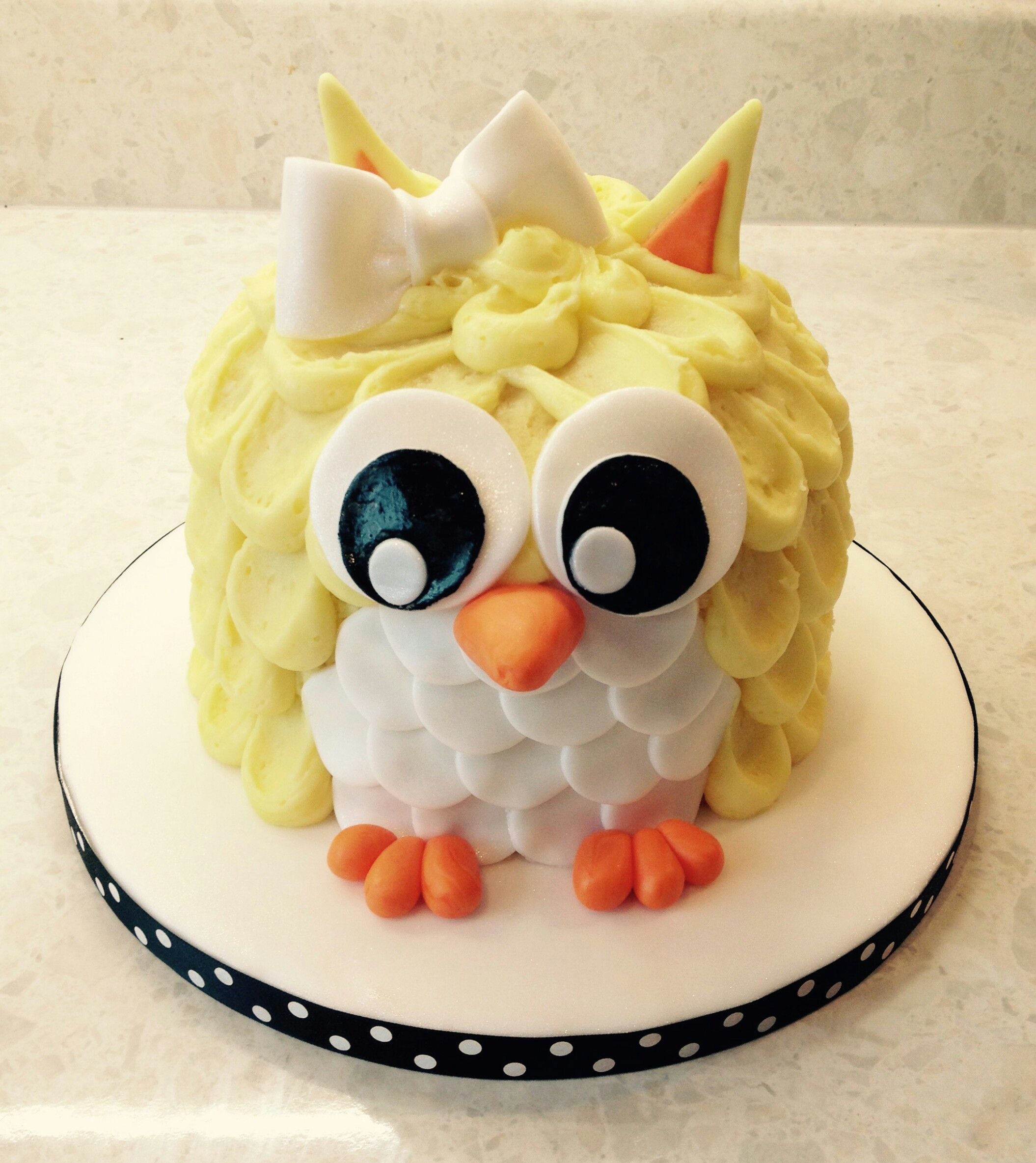 Owl Birthday Cake | White and Chocolate cakes torted with bu… | Flickr