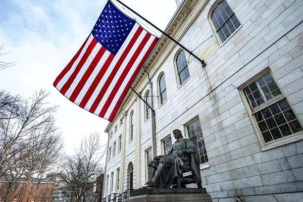 105059821-John_Harvard_statue.600x400.jpg