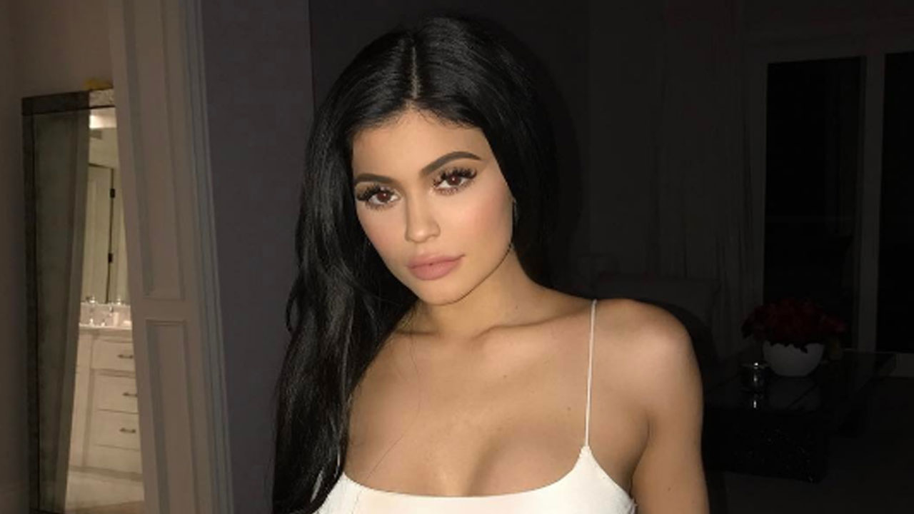 1280_kylie_jenner_022117_ig.jpg