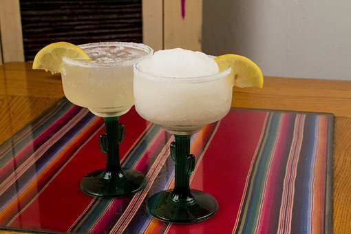 margaritas-1544334__340.jpg