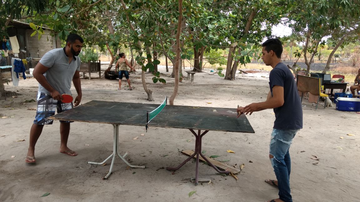 boris jugando pin pon.JPG