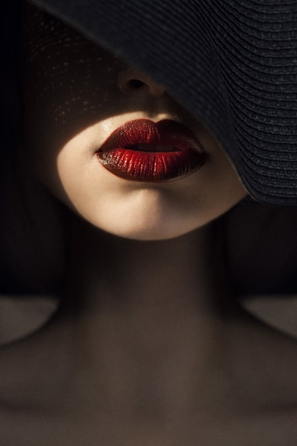 women lip.jpg