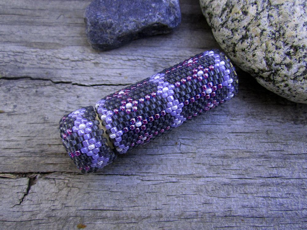 Purple Grey seed beaded needle case 1a.jpg