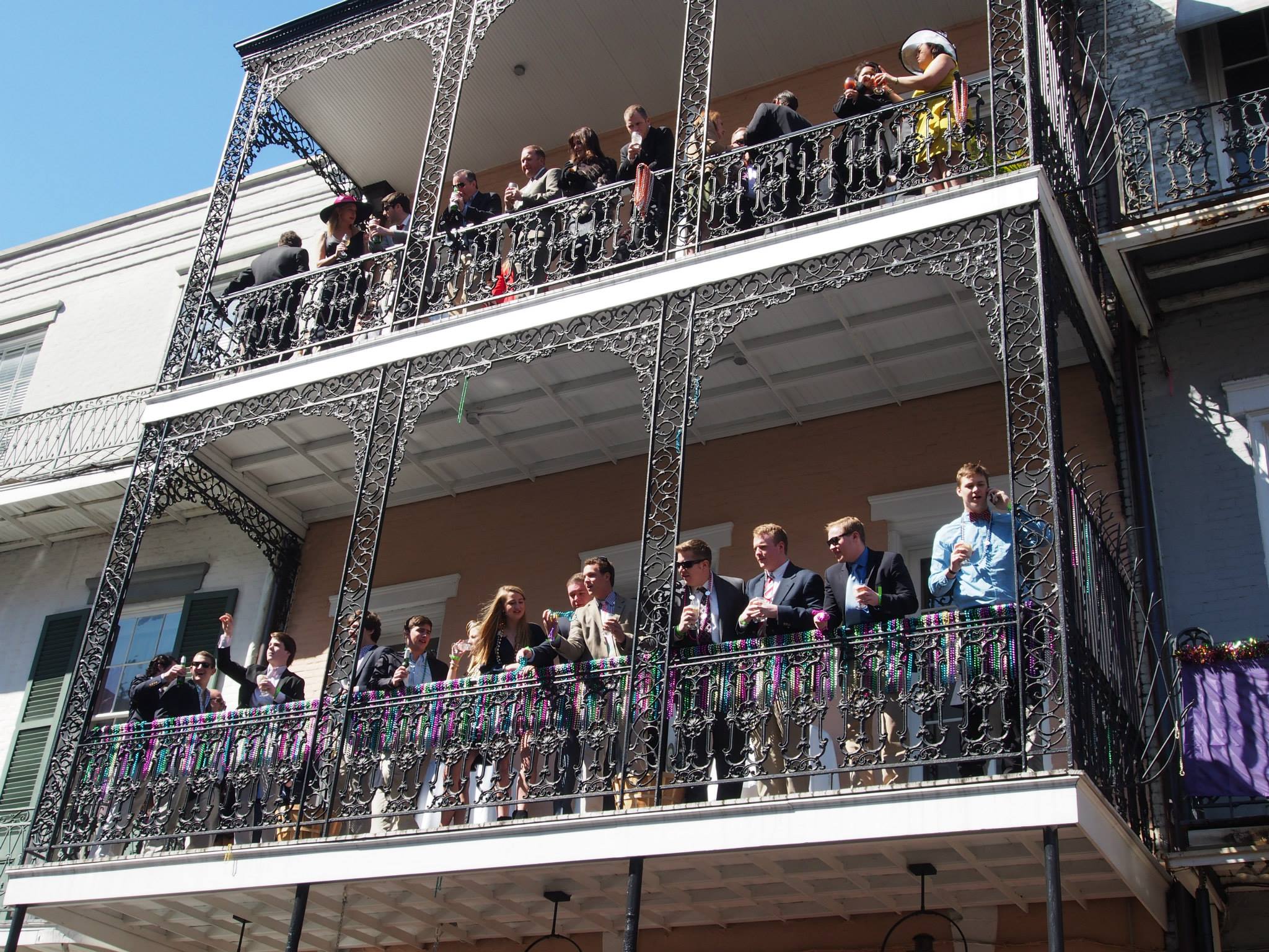 bourbon-street-new-orleans-mardi-gras.jpg