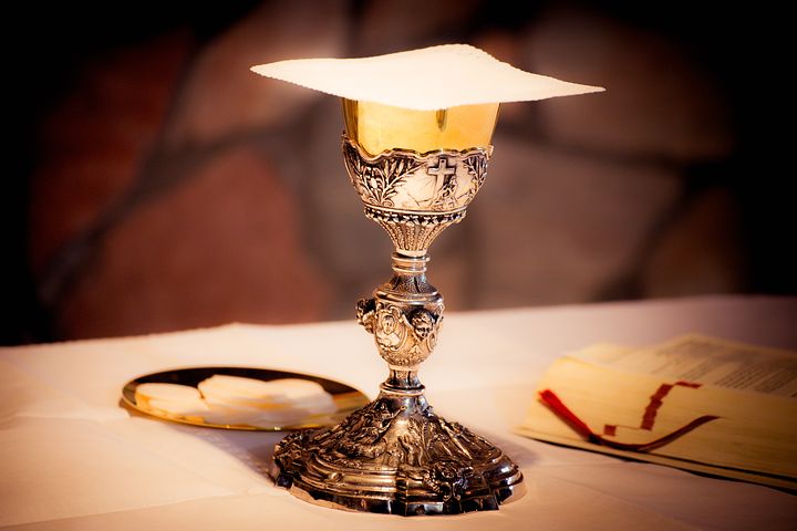 chalice-1591668__480.jpg