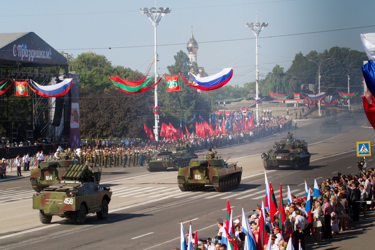 Tiraspol_military_parade_2015.JPG