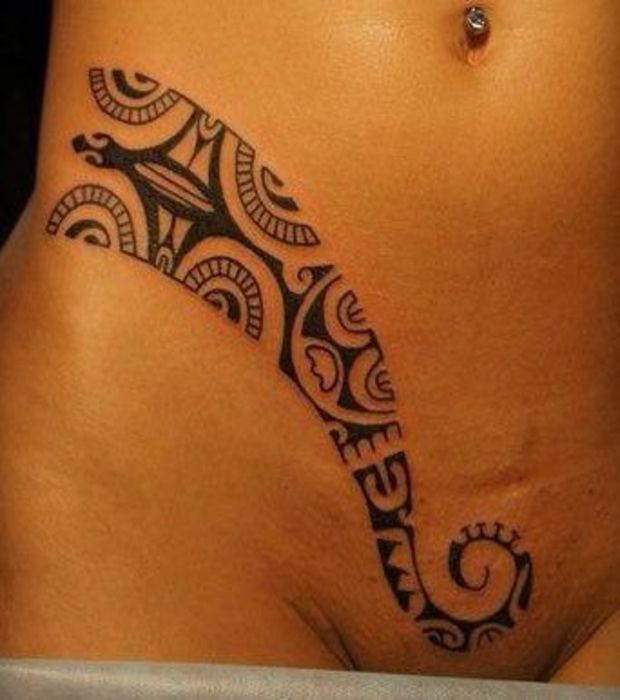 tatouage-tribal-sur-le-pubis-d-une-femme_118088_w620.jpg 