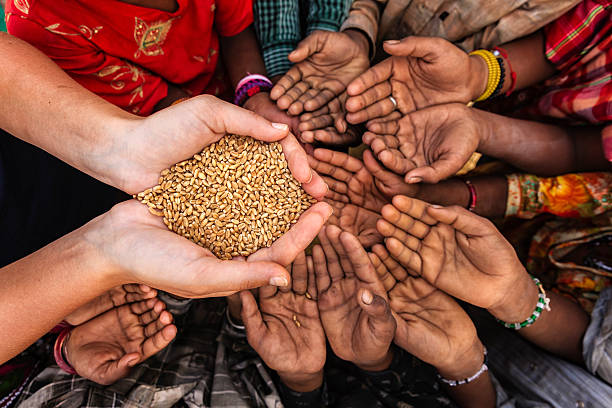 hungry-african-children-asking-for-food-africa-picture-id619643870.jpg