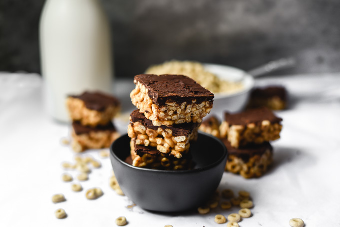 4-Ingredient Peanut Butter Chocolate Cereal Bars (2).jpg