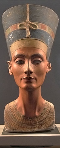 nefertiti_museum1-1.jpg