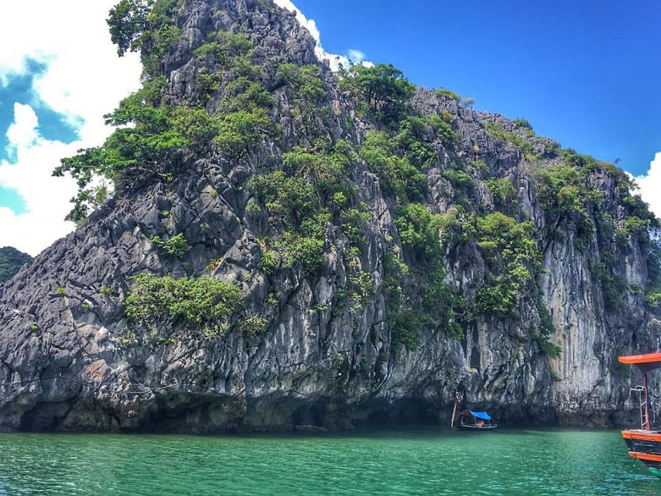 Ha Long Bay 5.jpg