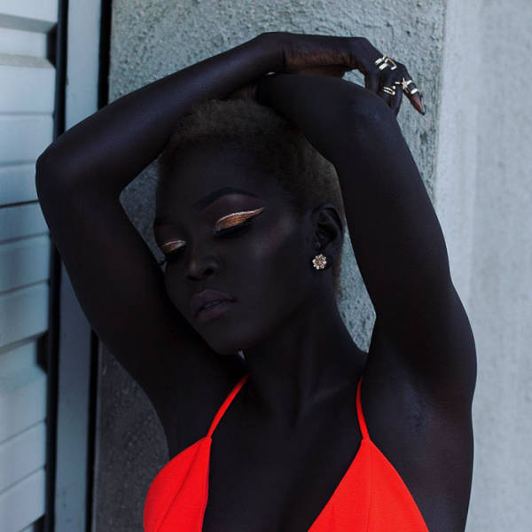 La mujer mas negra del mundo es modelo y te la muestro! — Steemit