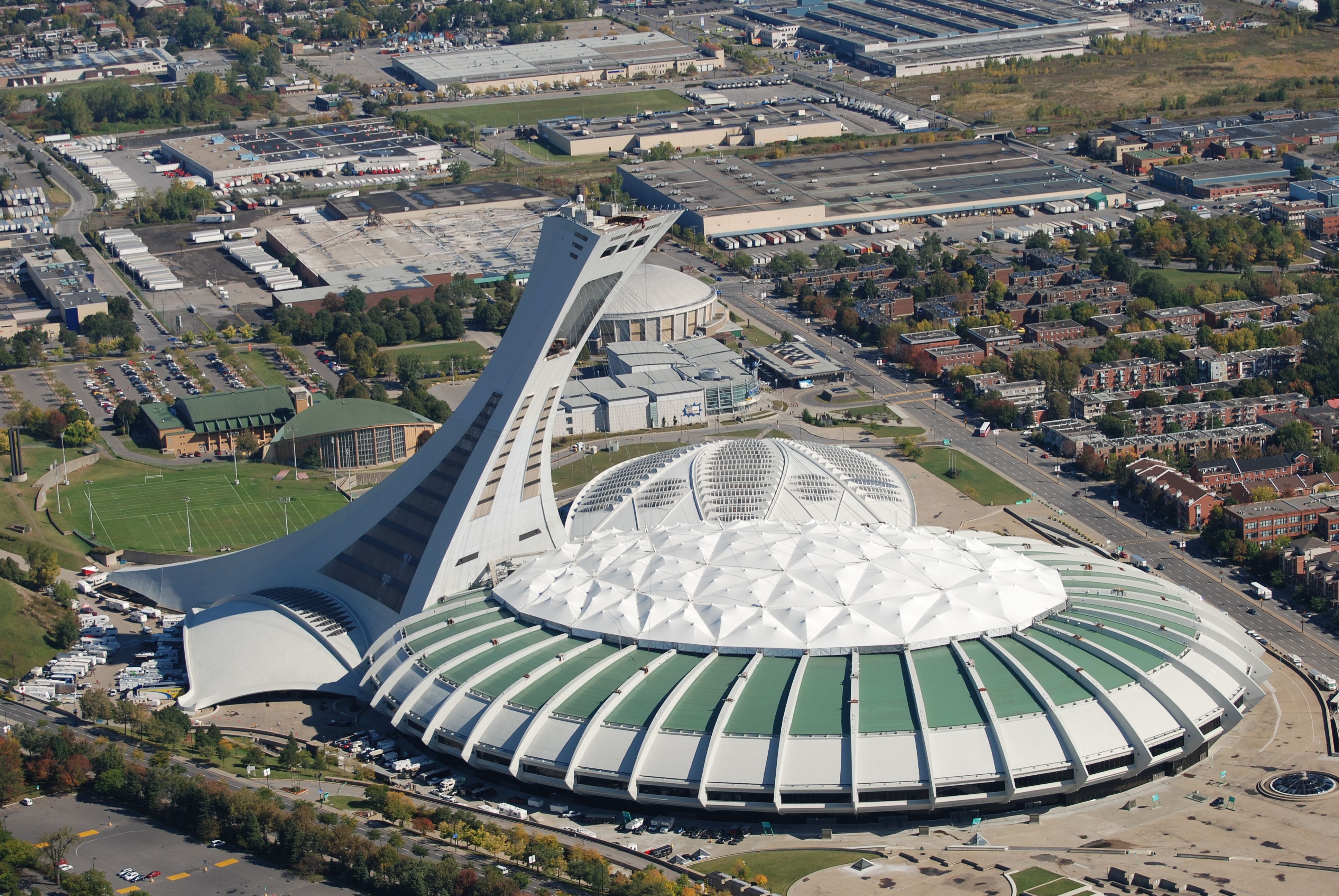 Olympic stadium. Олимпийский стадион в Монреале. Олимпийский парк Монреаль. Stade Olympique Монреаль. Олимпийский стадион Монреаль 1976.