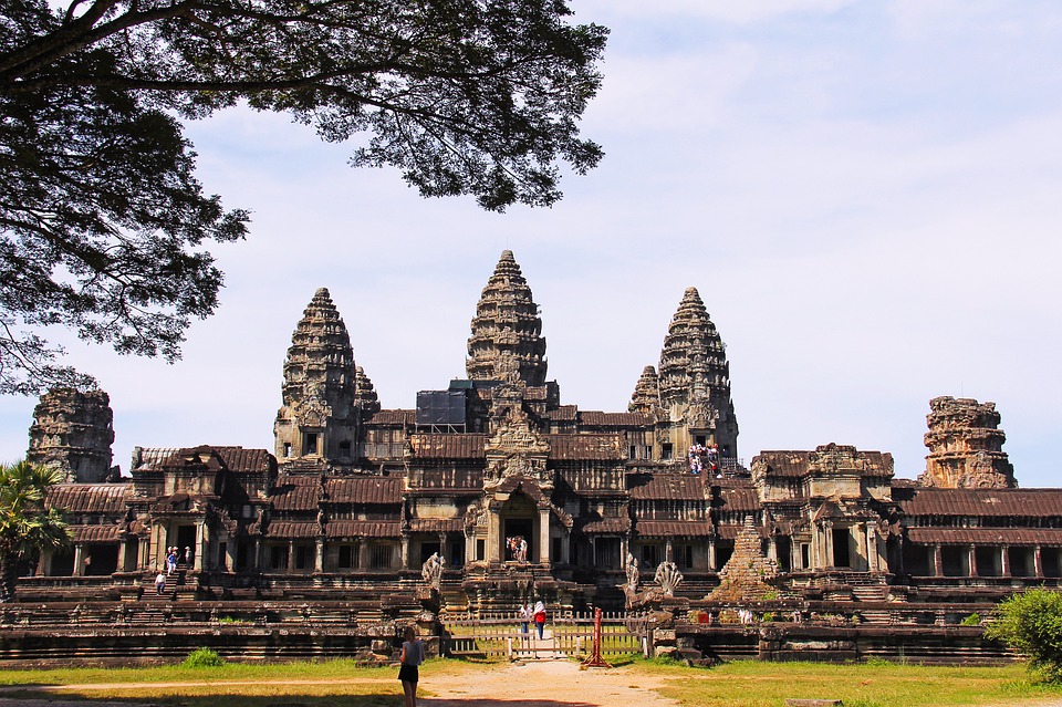 angkor-wat-temple-934094_960_720.jpg