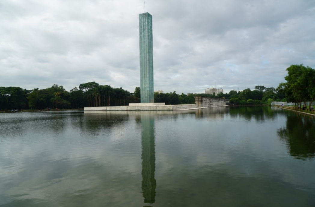 Shadhinota Stomvo (Independence Monument).png