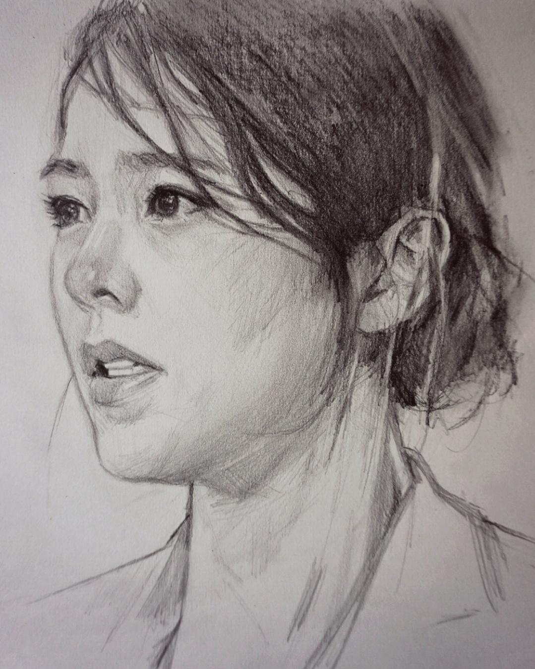 Портрет карандашом девушка бурятка