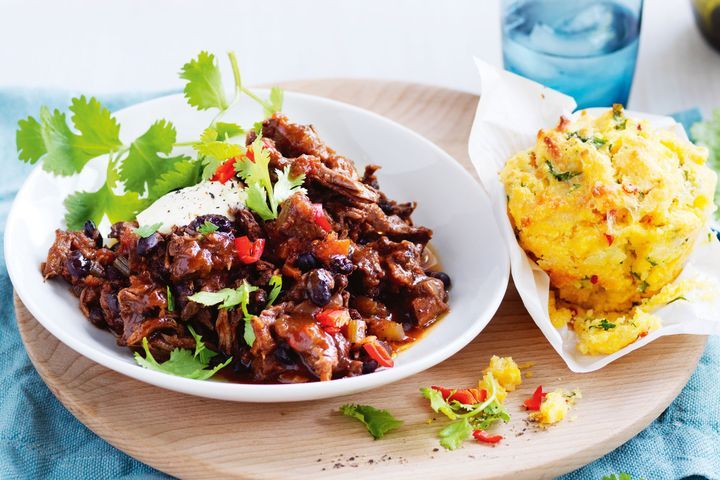 texan-pulled-beef-with-chilli-cornbread-muffins-1980x1320-125822-1.jpg
