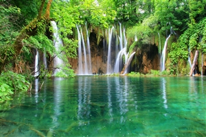 Amazing_Waterfall_Nature_Wallpapers.jpg