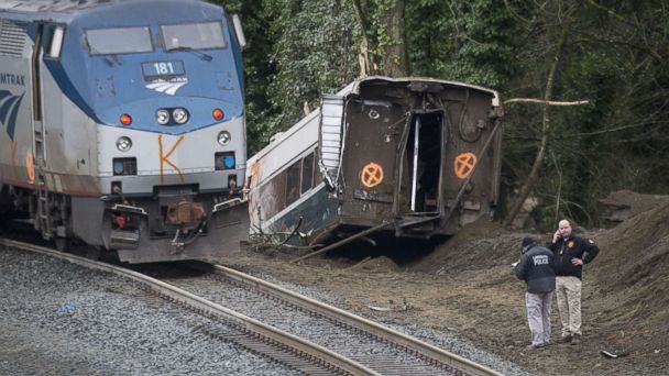 amtrak-train-derailed-seattle-13x-gty-jc-171218_16x9_608.jpg