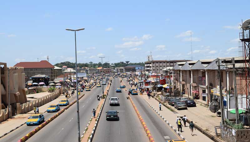 Akure-Main-Road-Oba-adesida-Road-
jpg