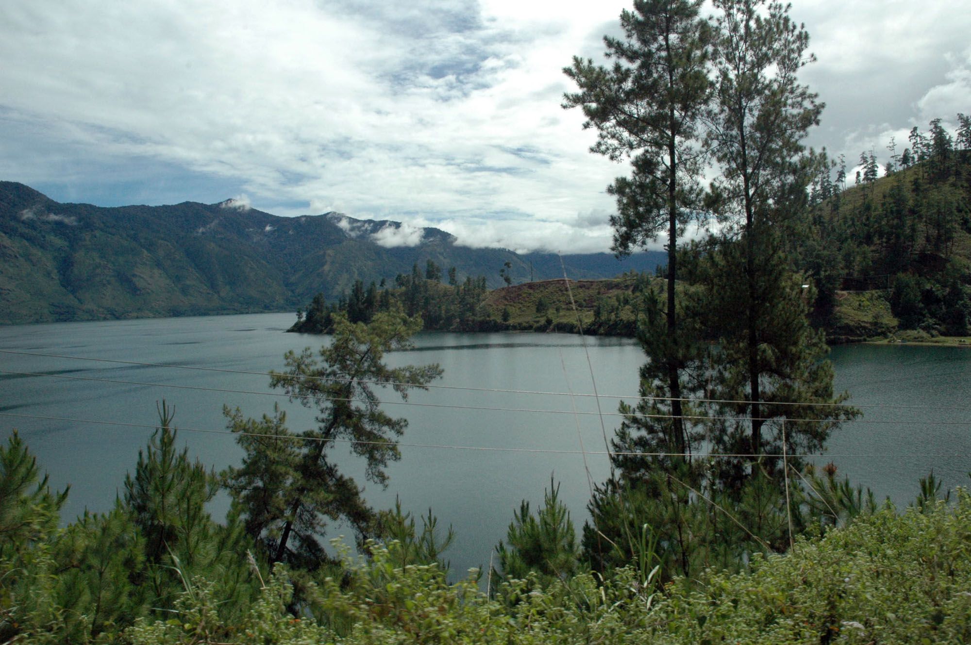 Hutan danau dan gunung_02@ayijufridar.jpg