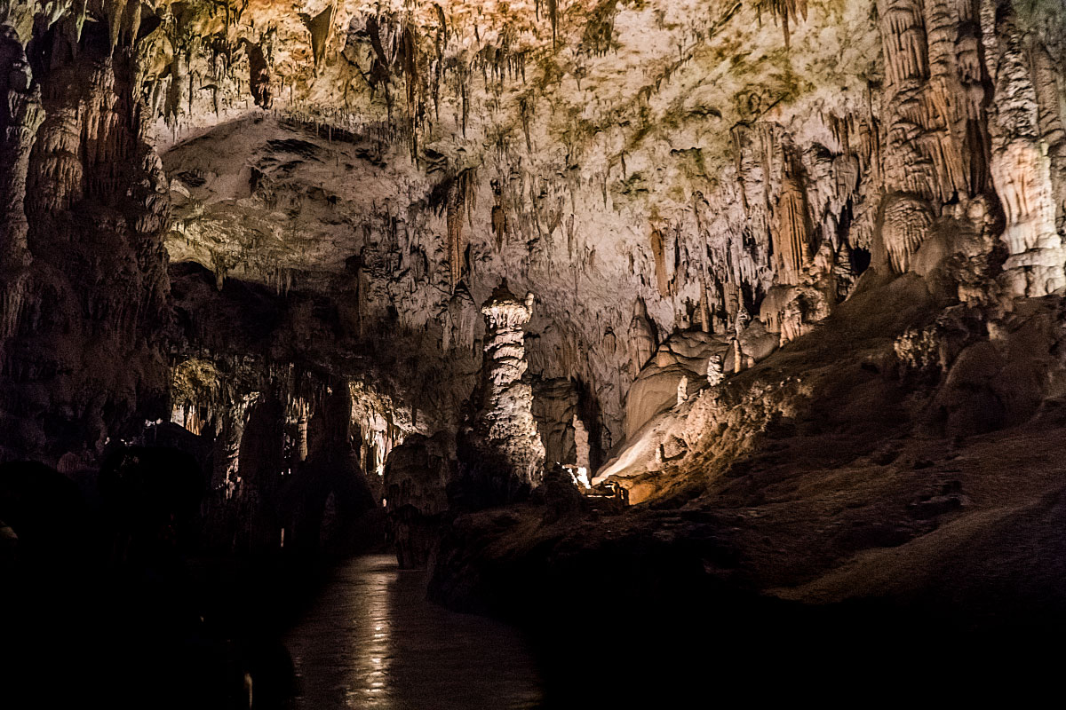 postojna cave (1).jpg