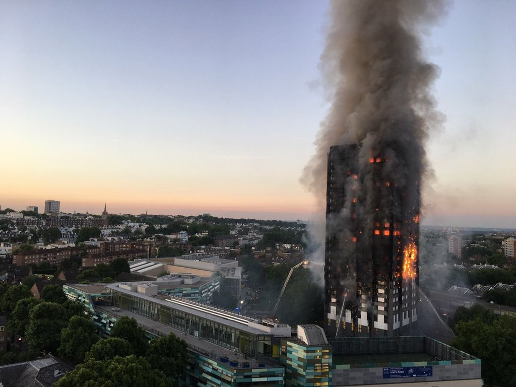 Grenfell_Tower_fire_wider_view.jpg