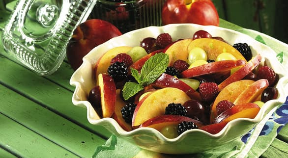 2011-07-17-how-to-make-fruit-salad-586x322.jpg