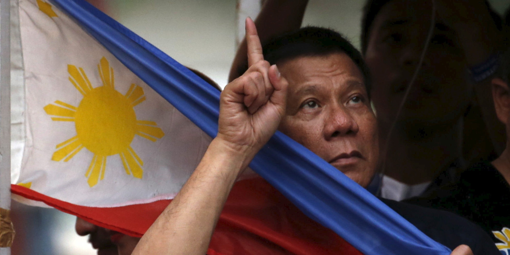 o-DUTERTE-FLAG-facebook.jpg