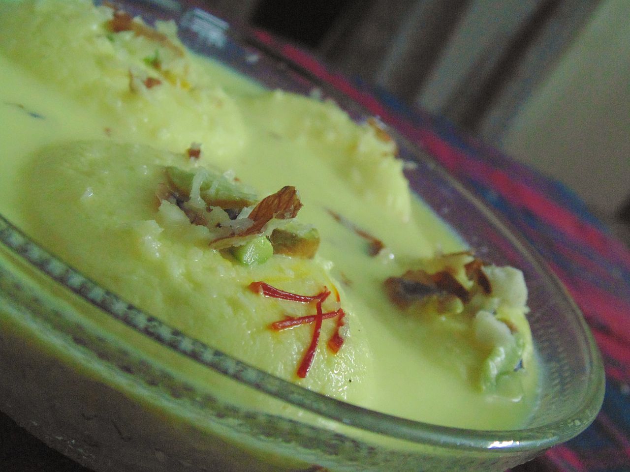 Rasmalai,_Indian_Dessert.jpg