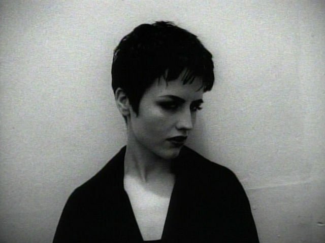 Triste y repentina noticia hoy murió @DolORiordan, la cantante del grupo irlandés @The_Cranberries.jpg