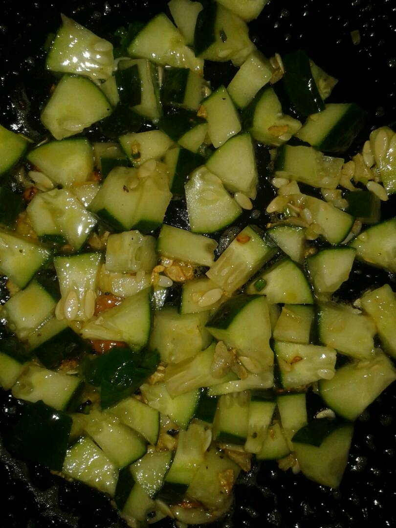 pepino sofrito con ajo.jpg